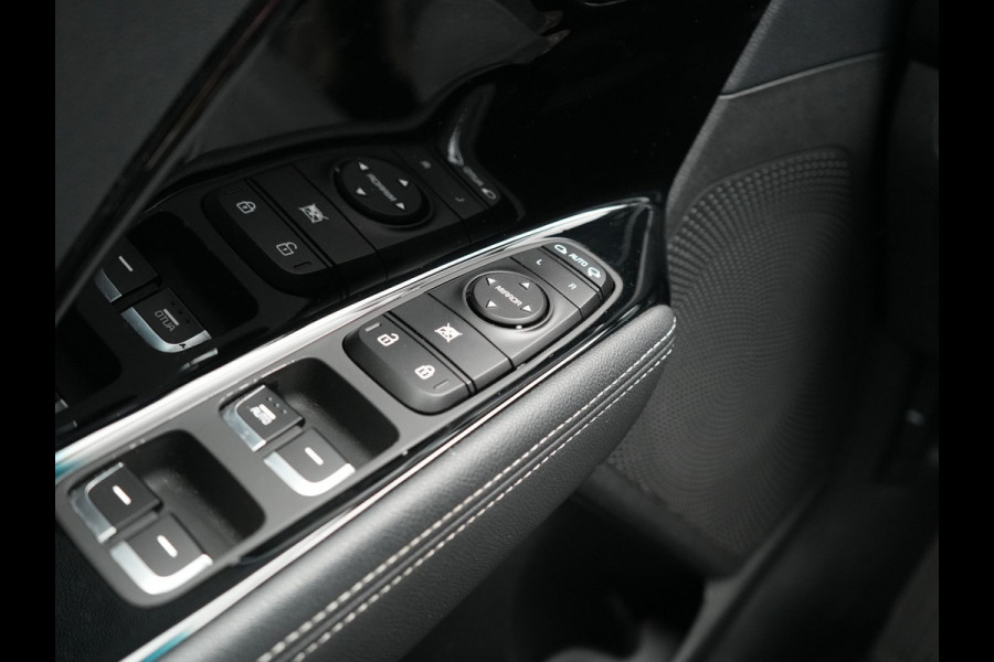 Kia Niro 1.6 GDi DynamicLine PHEV 141pk Dealer O.H. | Adaptive Cruise | Camera | Sportstoelen & Stuur Verwarmd | Apple Carplay | Lane Assist | Navigatie | DAB | Plug In Hybrid