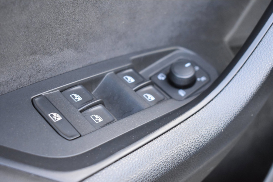 Škoda Kodiaq 1.5 TSI Sportline | TREKHAAK | ADAPT. CRUISE | NAP | CANTON | PANORAMADAK | DEALER ONDERHOUDEN