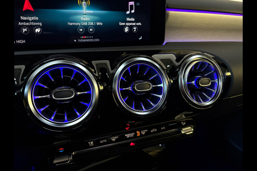 Mercedes-Benz CLA-Klasse 200 Edition, Pano, Sfeer, Burmester, Applecarplay