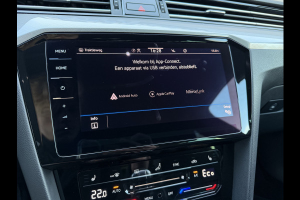 Volkswagen Passat Variant 1.4 TSI PHEV GTE / Trekhaak (1.600 KG) / Keyless / Carplay / Sensoren V+A / camera /