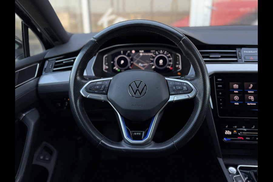 Volkswagen Passat Variant 1.4 TSI PHEV GTE / Trekhaak (1.600 KG) / Keyless / Carplay / Sensoren V+A / camera /