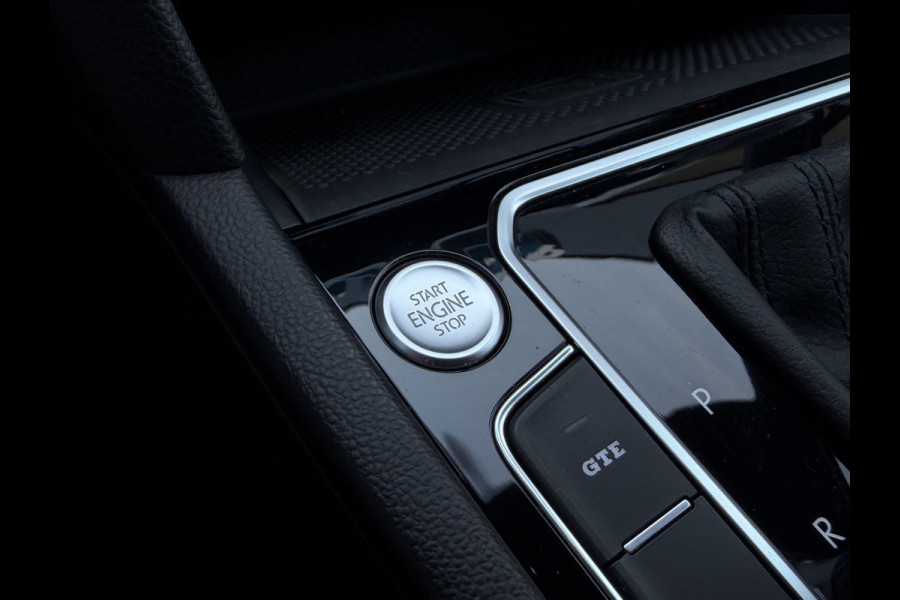 Volkswagen Passat Variant 1.4 TSI PHEV GTE / Trekhaak (1.600 KG) / Keyless / Carplay / Sensoren V+A / camera /