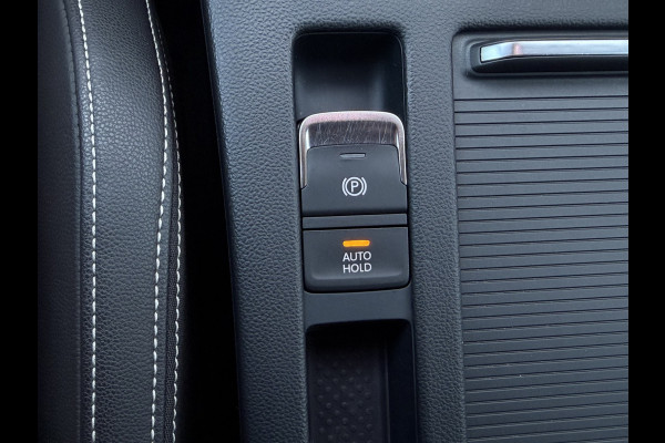 Volkswagen Passat Variant 1.4 TSI PHEV GTE / Trekhaak (1.600 KG) / Keyless / Carplay / Sensoren V+A / camera /