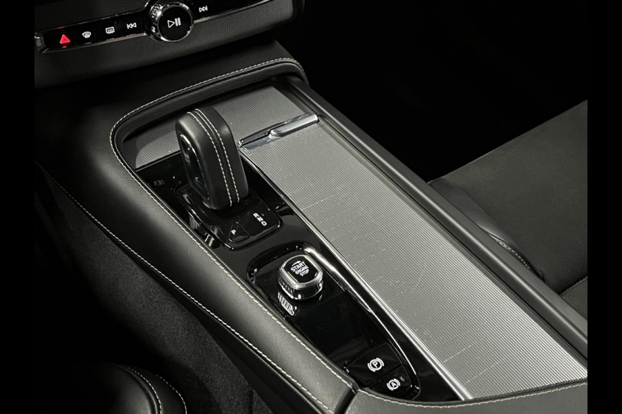 Volvo XC90 2.0 T8 Recharge AWD R-Design Luchtvering | Trekhaak | Bowers & Wilkins | Adapt. cruise | Open dak | Stuur-/stoelverwarming | Memory