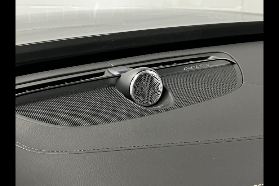 Volvo XC90 2.0 T8 Plug-in hybrid AWD Ultra Dark Luchtvering | Trekhaak | Bowers & Wilkins | Adapt. cruise | Open dak | 360 camera | Head-up | Memory | Stuur-/stoelverwarming