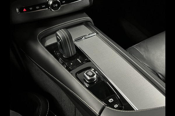Volvo XC90 2.0 T8 Plug-in hybrid AWD Ultra Dark Luchtvering | Trekhaak | Bowers & Wilkins | Adapt. cruise | Open dak | 360 camera | Head-up | Memory | Stuur-/stoelverwarming