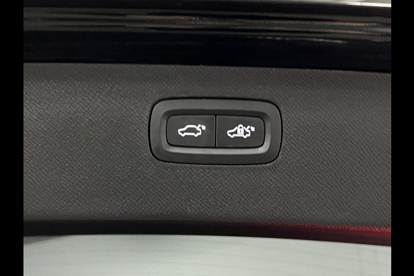 Volvo XC90 2.0 T8 Plug-in hybrid AWD Ultra Dark Luchtvering | Trekhaak | Bowers & Wilkins | Adapt. cruise | Open dak | 360 camera | Head-up | Memory | Stuur-/stoelverwarming