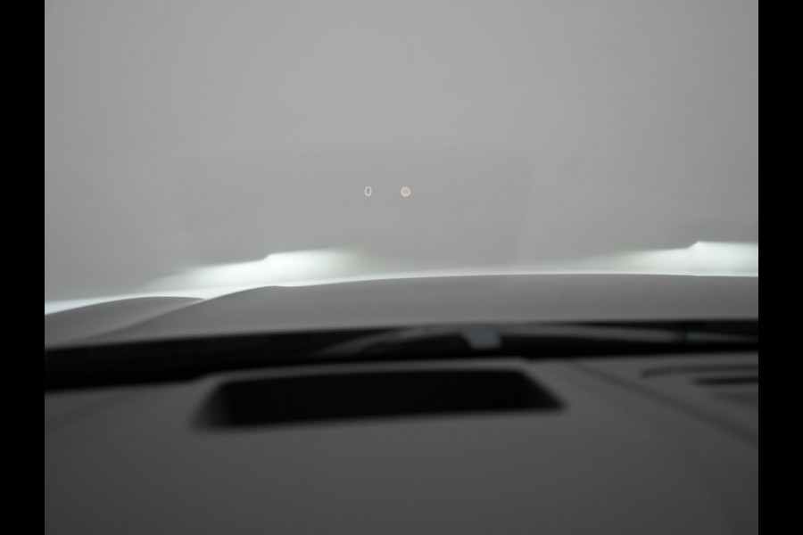 Volvo V90 T6 AWD Ultimate Dark PHEV 350pk Dealer O.H. | Panodak | Head Up | 360 Camera | Adaptive Cruise | Harman / Kardon | Lederen Sportstoelen Memory & Ventilatie | Keyless | Stoelen & Stuur Verwarmd | Apple Carplay | Virtual | DAB | Plug In Hybrid