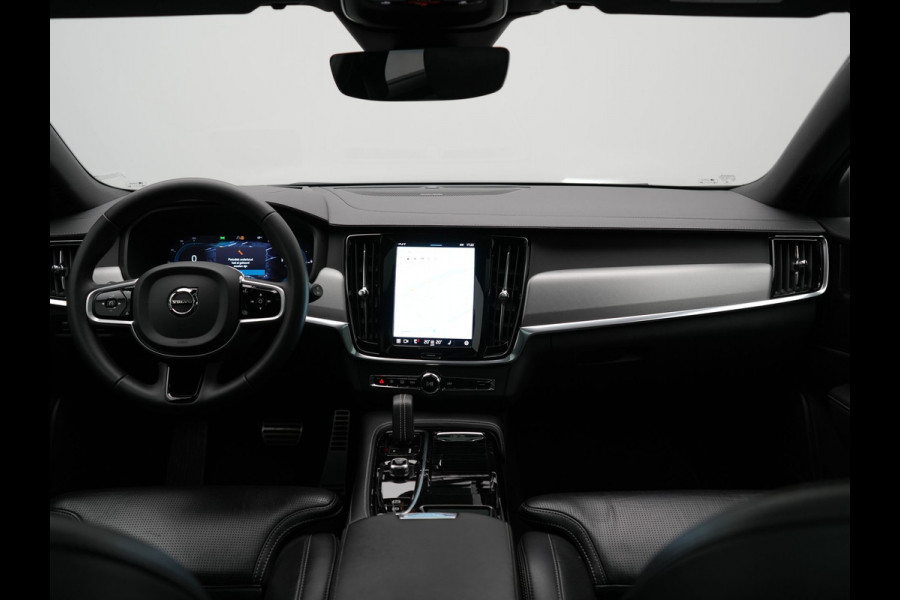 Volvo V90 T6 AWD Ultimate Dark PHEV 350pk Dealer O.H. | Panodak | Head Up | 360 Camera | Adaptive Cruise | Harman / Kardon | Lederen Sportstoelen Memory & Ventilatie | Keyless | Stoelen & Stuur Verwarmd | Apple Carplay | Virtual | DAB | Plug In Hybrid