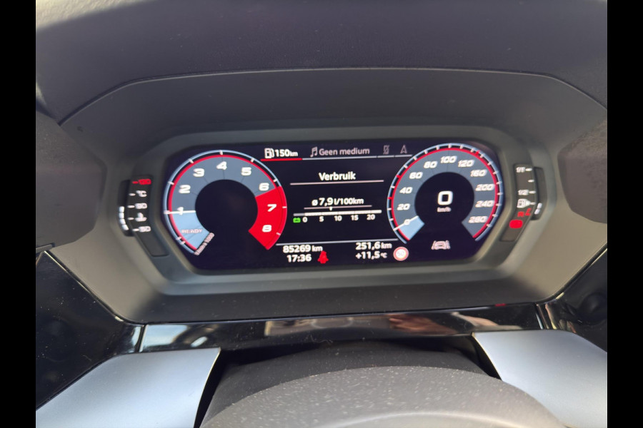 Audi A3 Sportback 30 TFSI Business edition | Sportstoelen | Navi | Virtual Cockpit | Led | Parkeerhulp |