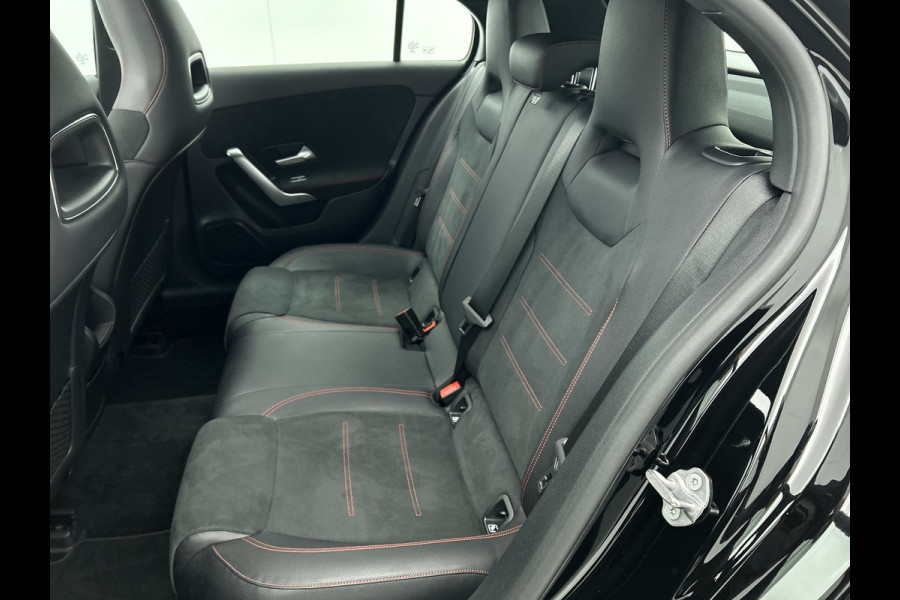 Mercedes-Benz A-Klasse 220 Premium Plus AMG-Line(Goed OnderH, Panorama, Carplay, Stoelen, StoelV, Navi, Etc)