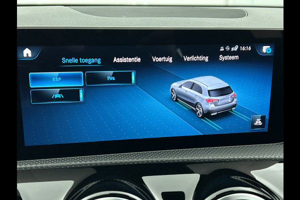 Mercedes-Benz A-Klasse 220 Premium Plus AMG-Line(Goed OnderH, Panorama, Carplay, Stoelen, StoelV, Navi, Etc)