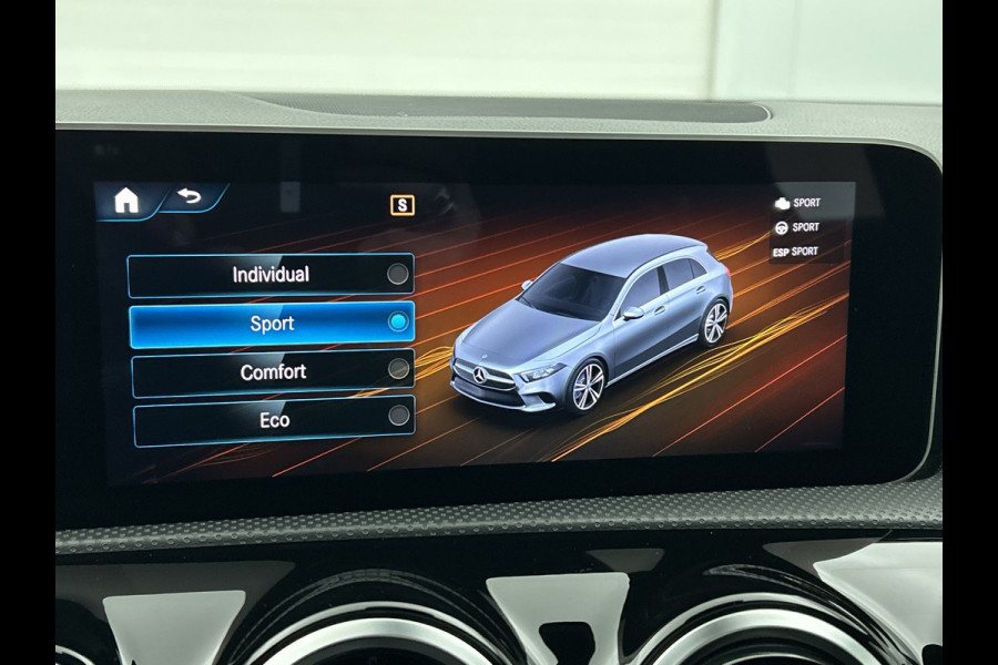 Mercedes-Benz A-Klasse 220 Premium Plus AMG-Line(Goed OnderH, Panorama, Carplay, Stoelen, StoelV, Navi, Etc)