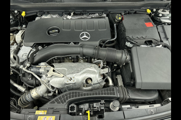 Mercedes-Benz A-Klasse 220 Premium Plus AMG-Line(Goed OnderH, Panorama, Carplay, Stoelen, StoelV, Navi, Etc)