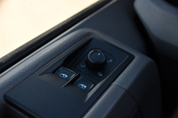 MAN TGE 3.180 35 2.0 L3H2 4x4 DC Cruise, Camera, Carplay, LED, Voorruit verwarming, Multimedia, 177pk, Automaat, Uniek!