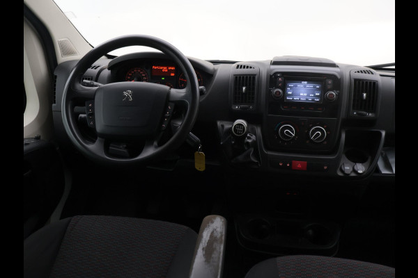 Peugeot Boxer 330 2.0 BLUEHDI 130 PK EURO 6 + CAMERA | TREKHAAK | NAVIGATIE | CRUISE | AIRCO