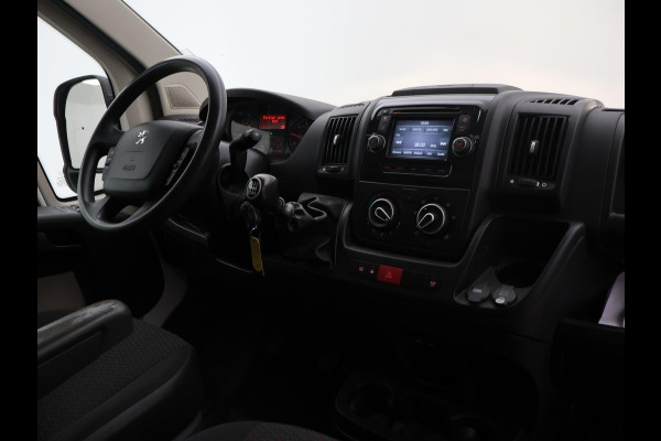 Peugeot Boxer 330 2.0 BLUEHDI 130 PK EURO 6 + CAMERA | TREKHAAK | NAVIGATIE | CRUISE | AIRCO