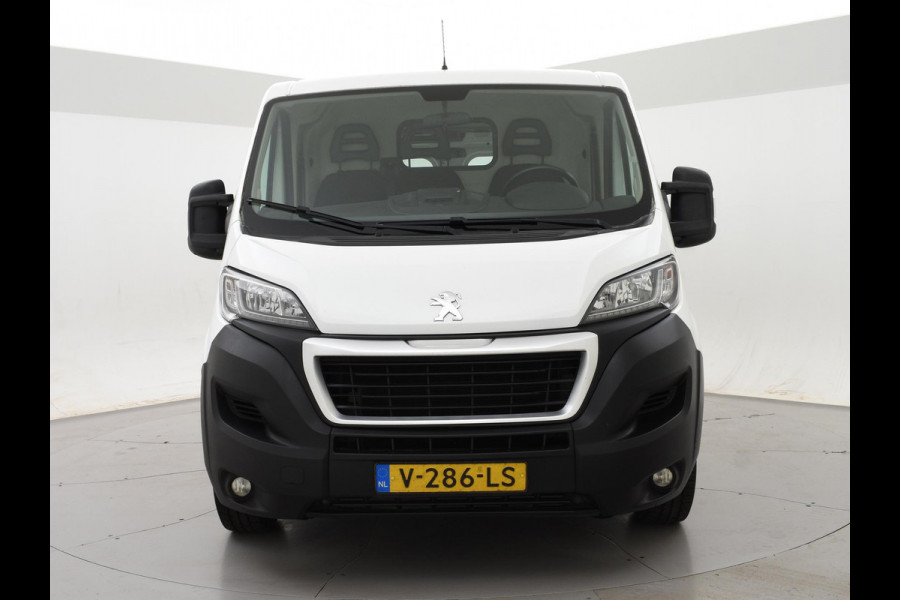 Peugeot Boxer 330 2.0 BLUEHDI 130 PK EURO 6 + CAMERA | TREKHAAK | NAVIGATIE | CRUISE | AIRCO