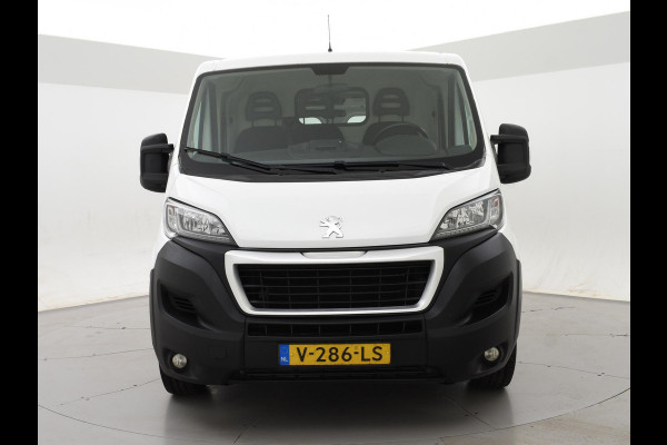 Peugeot Boxer 330 2.0 BLUEHDI 130 PK EURO 6 + CAMERA | TREKHAAK | NAVIGATIE | CRUISE | AIRCO