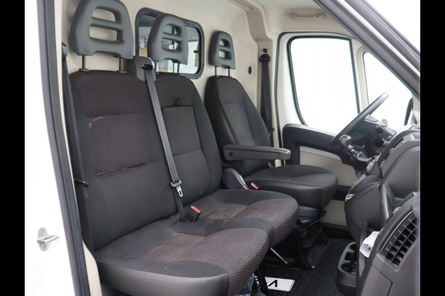 Peugeot Boxer 330 2.0 BLUEHDI 130 PK EURO 6 + CAMERA | TREKHAAK | NAVIGATIE | CRUISE | AIRCO