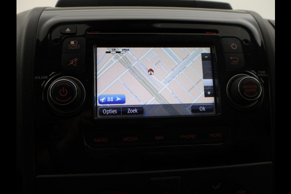 Peugeot Boxer 330 2.0 BLUEHDI 130 PK EURO 6 + CAMERA | TREKHAAK | NAVIGATIE | CRUISE | AIRCO