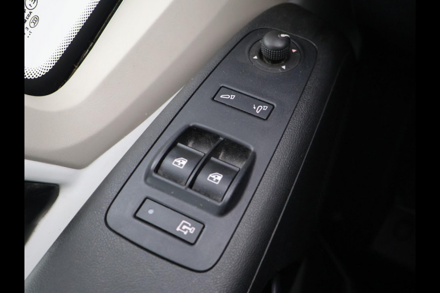 Peugeot Boxer 330 2.0 BLUEHDI 130 PK EURO 6 + CAMERA | TREKHAAK | NAVIGATIE | CRUISE | AIRCO