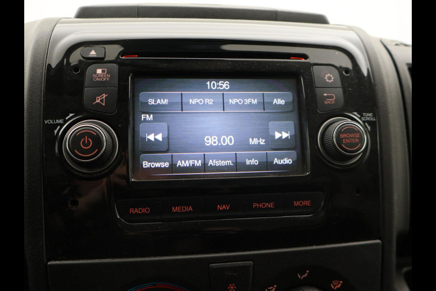 Peugeot Boxer 330 2.0 BLUEHDI 130 PK EURO 6 + CAMERA | TREKHAAK | NAVIGATIE | CRUISE | AIRCO