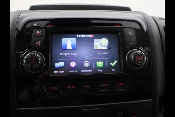 Peugeot Boxer 330 2.0 BLUEHDI 130 PK EURO 6 + CAMERA | TREKHAAK | NAVIGATIE | CRUISE | AIRCO