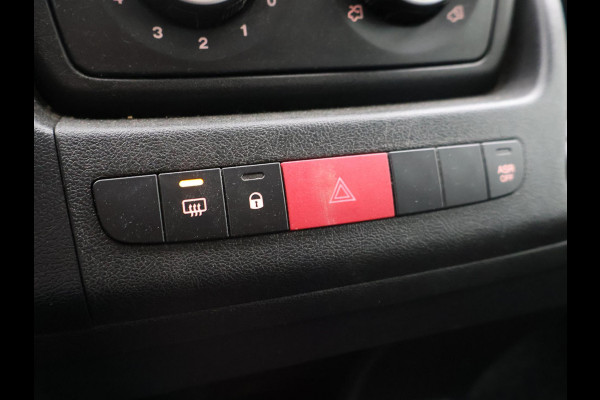 Peugeot Boxer 330 2.0 BLUEHDI 130 PK EURO 6 + CAMERA | TREKHAAK | NAVIGATIE | CRUISE | AIRCO