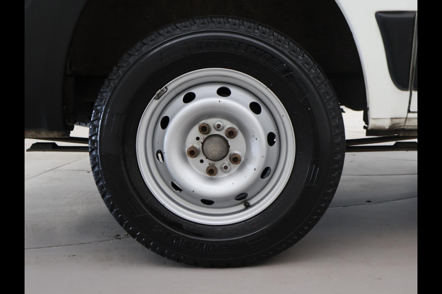 Peugeot Boxer 330 2.0 BLUEHDI 130 PK EURO 6 + CAMERA | TREKHAAK | NAVIGATIE | CRUISE | AIRCO