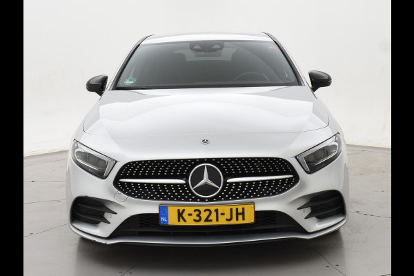 Mercedes-Benz A-Klasse 180 AUT. AMG SPORT + MBUX | SFEERVERLICHTING | CAMERA | SPORTSTOELEN