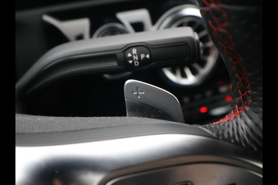 Mercedes-Benz A-Klasse 180 AUT. AMG SPORT + MBUX | SFEERVERLICHTING | CAMERA | SPORTSTOELEN