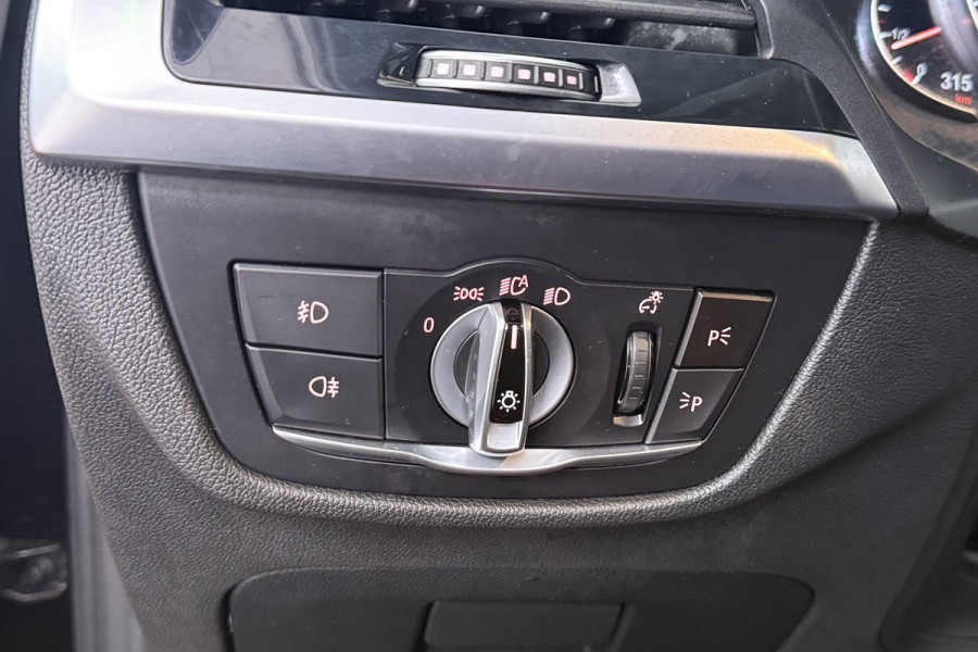 BMW X3 XDrive20i High Executive (PANORAMADAK, COMFORT ZETELS, HEAD-UP, 360 CAMERA, DEALER ONDERHOUDEN, STOELVERWARMING)