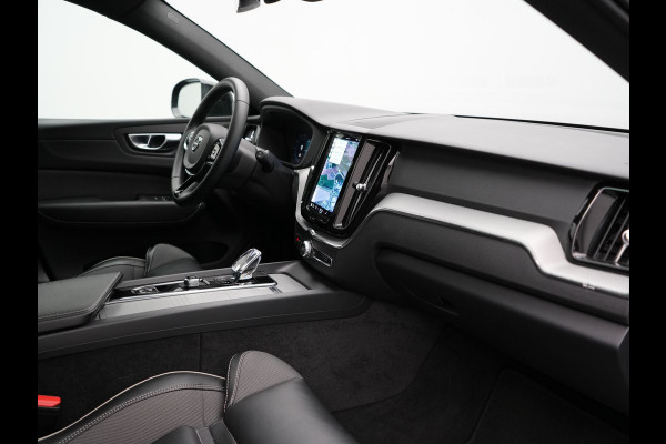 Volvo XC60 T6 AWD Plus Dark PHEV 350pk Dealer O.H. | Panodak | Camera | Harman / Kardon | Lederen Sportstoelen Memory & Verwarmd | 21"L.M | Keyless | Google Assistent | Apple Carplay | Stuur Verwarmd | DAB | Plug In Hybrid |