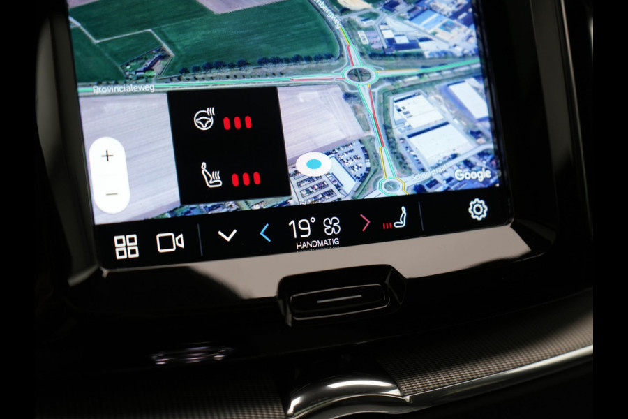 Volvo XC60 T6 AWD Plus Dark PHEV 350pk Dealer O.H. | Panodak | Camera | Harman / Kardon | Lederen Sportstoelen Memory & Verwarmd | 21"L.M | Keyless | Google Assistent | Apple Carplay | Stuur Verwarmd | DAB | Plug In Hybrid |