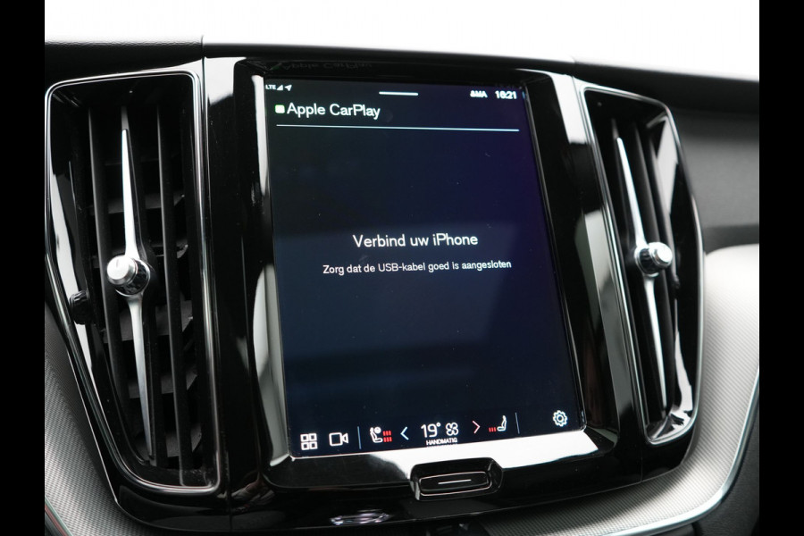 Volvo XC60 T6 AWD Plus Dark PHEV 350pk Dealer O.H. | Panodak | Camera | Harman / Kardon | Lederen Sportstoelen Memory & Verwarmd | 21"L.M | Keyless | Google Assistent | Apple Carplay | Stuur Verwarmd | DAB | Plug In Hybrid |