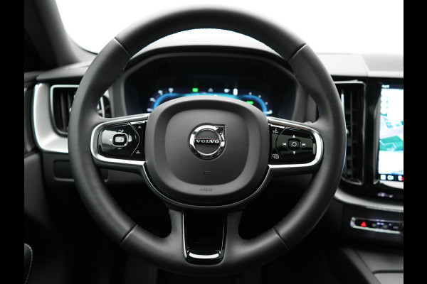 Volvo XC60 T6 AWD Plus Dark PHEV 350pk Dealer O.H. | Panodak | Camera | Harman / Kardon | Lederen Sportstoelen Memory & Verwarmd | 21"L.M | Keyless | Google Assistent | Apple Carplay | Stuur Verwarmd | DAB | Plug In Hybrid |