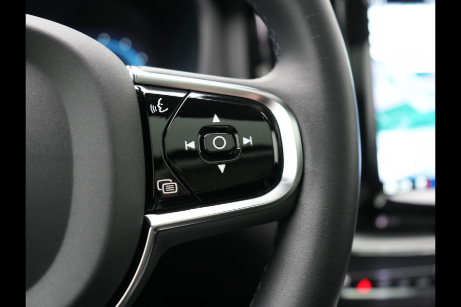 Volvo XC60 T6 AWD Plus Dark PHEV 350pk Dealer O.H. | Panodak | Camera | Harman / Kardon | Lederen Sportstoelen Memory & Verwarmd | 21"L.M | Keyless | Google Assistent | Apple Carplay | Stuur Verwarmd | DAB | Plug In Hybrid |