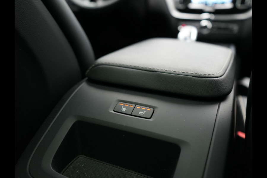 Volvo XC60 T6 AWD Plus Dark PHEV 350pk Dealer O.H. | Panodak | Camera | Harman / Kardon | Lederen Sportstoelen Memory & Verwarmd | 21"L.M | Keyless | Google Assistent | Apple Carplay | Stuur Verwarmd | DAB | Plug In Hybrid |