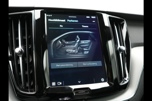 Volvo XC60 T6 AWD Plus Dark PHEV 350pk Dealer O.H. | Panodak | Camera | Harman / Kardon | Lederen Sportstoelen Memory & Verwarmd | 21"L.M | Keyless | Google Assistent | Apple Carplay | Stuur Verwarmd | DAB | Plug In Hybrid |