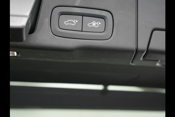 Volvo XC60 T6 AWD Plus Dark PHEV 350pk Dealer O.H. | Panodak | Camera | Harman / Kardon | Lederen Sportstoelen Memory & Verwarmd | 21"L.M | Keyless | Google Assistent | Apple Carplay | Stuur Verwarmd | DAB | Plug In Hybrid |