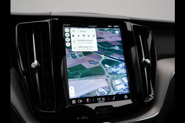 Volvo XC60 T6 AWD Plus Dark PHEV 350pk Dealer O.H. | Panodak | Camera | Harman / Kardon | Lederen Sportstoelen Memory & Verwarmd | 21"L.M | Keyless | Google Assistent | Apple Carplay | Stuur Verwarmd | DAB | Plug In Hybrid |