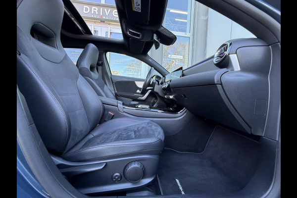 Mercedes-Benz A-Klasse 250 e Bus. Sol. AMG Limited Night|Pano|Cam|Sfeer|Trekhaak