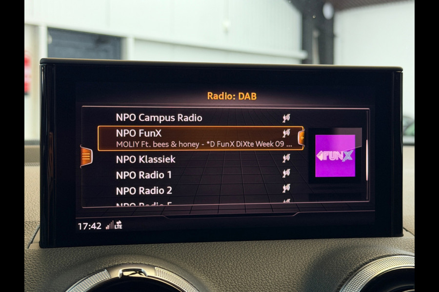 Audi Q2 35 TFSI 3x S-Line CarPlay Camera