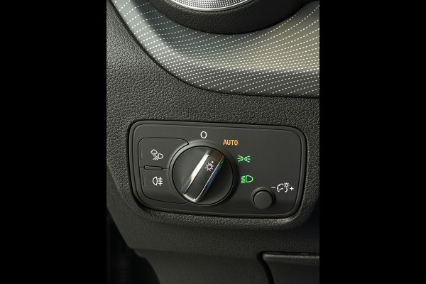 Audi Q2 35 TFSI 3x S-Line CarPlay Camera