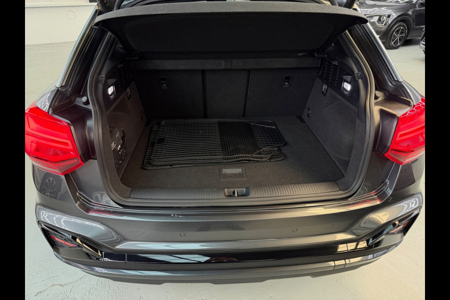 Audi Q2 35 TFSI 3x S-Line CarPlay Camera