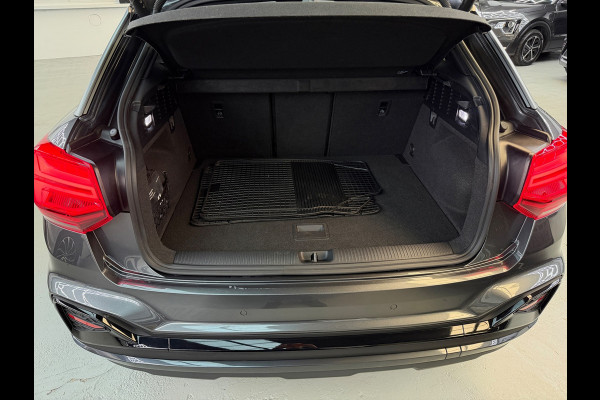 Audi Q2 35 TFSI 3x S-Line CarPlay Camera