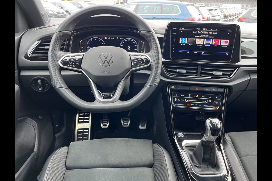 Volkswagen T-Roc 1.5 TSI R-LINE Blackstyle ** LED, VIRTUAL, ACC, MASSAGE, VERW. STUUR, 18-inch LMV ** 1e EIG - Slechts 27.061km. ** ** INFORMEER OOK NAAR ONZE AANTREKKELIJKE FINANCIAL-LEASE TARIEVEN **