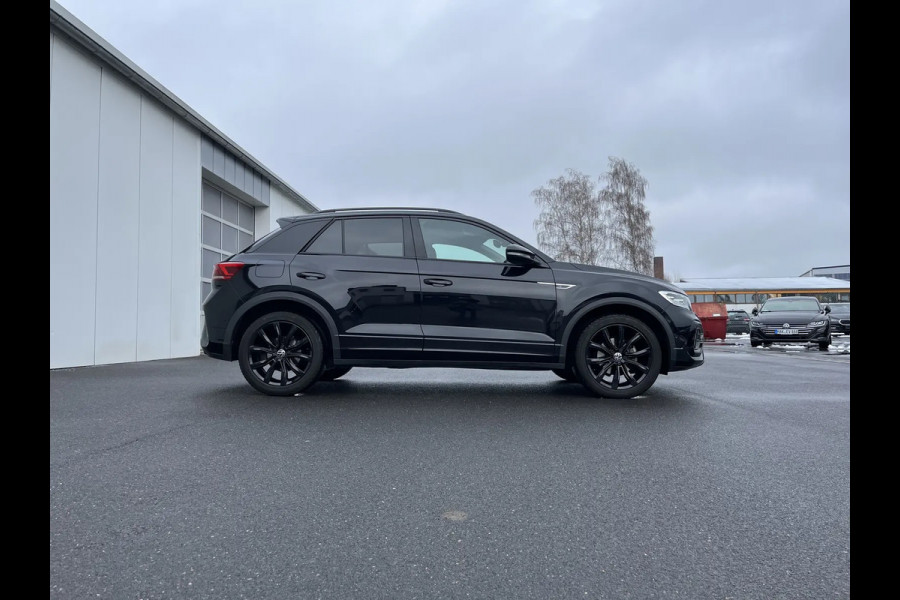 Volkswagen T-Roc 1.5 TSI R-LINE Blackstyle ** LED, VIRTUAL, ACC, MASSAGE, VERW. STUUR, 18-inch LMV ** 1e EIG - Slechts 27.061km. ** ** INFORMEER OOK NAAR ONZE AANTREKKELIJKE FINANCIAL-LEASE TARIEVEN **