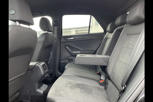 Volkswagen T-Roc 1.5 TSI R-LINE Blackstyle ** LED, VIRTUAL, ACC, MASSAGE, VERW. STUUR, 18-inch LMV ** 1e EIG - Slechts 27.061km. ** ** INFORMEER OOK NAAR ONZE AANTREKKELIJKE FINANCIAL-LEASE TARIEVEN **